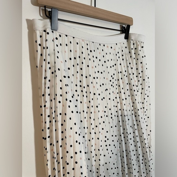 Halogen White Pleated Polka Dot Midi Skirt Size 1X Stretch EUC Twee Feminine - Picture 3 of 9